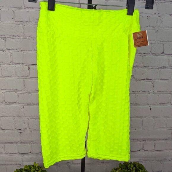 NWT True Rock Honeycomb Booty Scrunch Biker Shorts - Size S/M - Picture 3 of 5